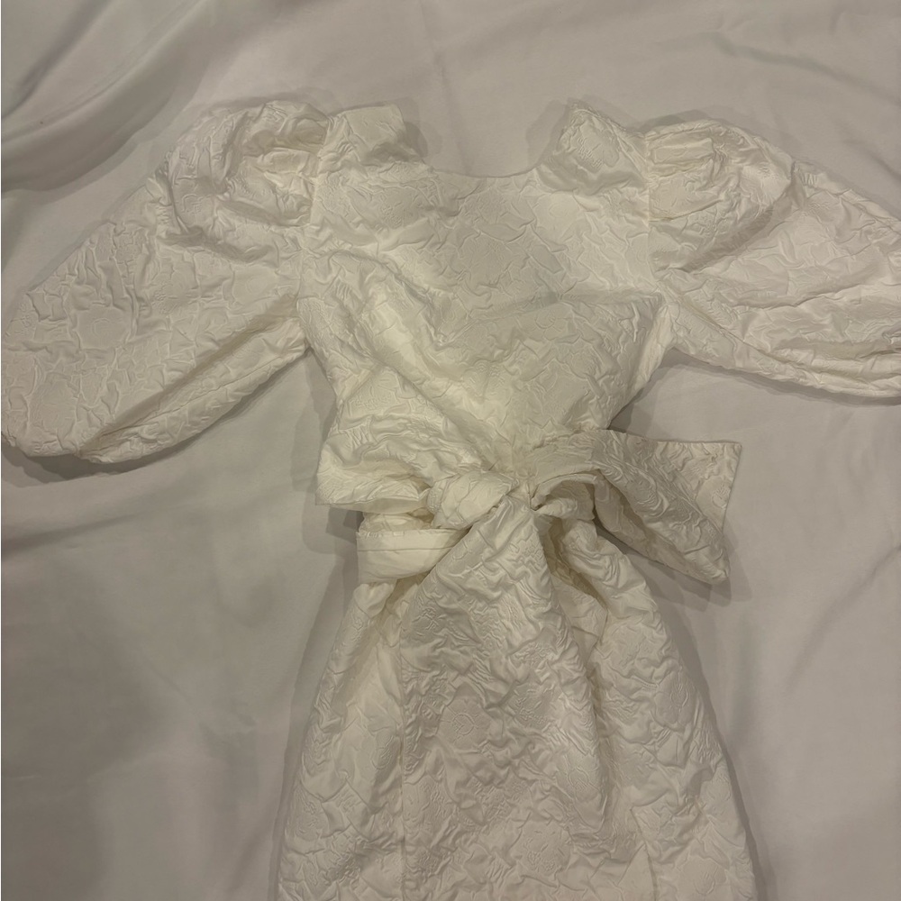 Women’s Ivory Puff-Sleeve Dress with Bow Waist